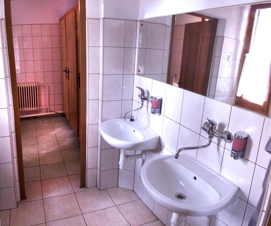 Turisticka Ubytovna Forgac Oravsky Podzamok Exterior foto