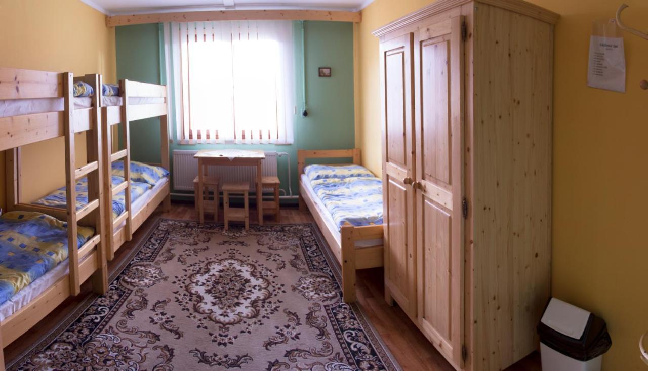 Turisticka Ubytovna Forgac Oravsky Podzamok Exterior foto